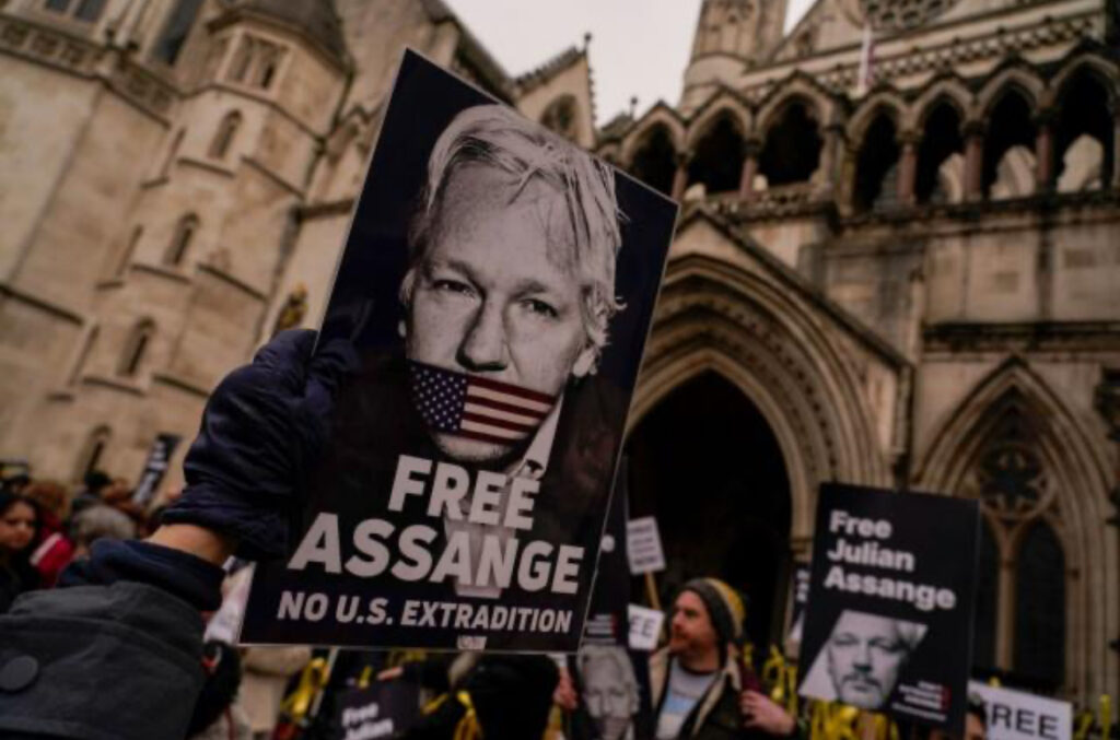 Wikileaks Founder Julian Assange