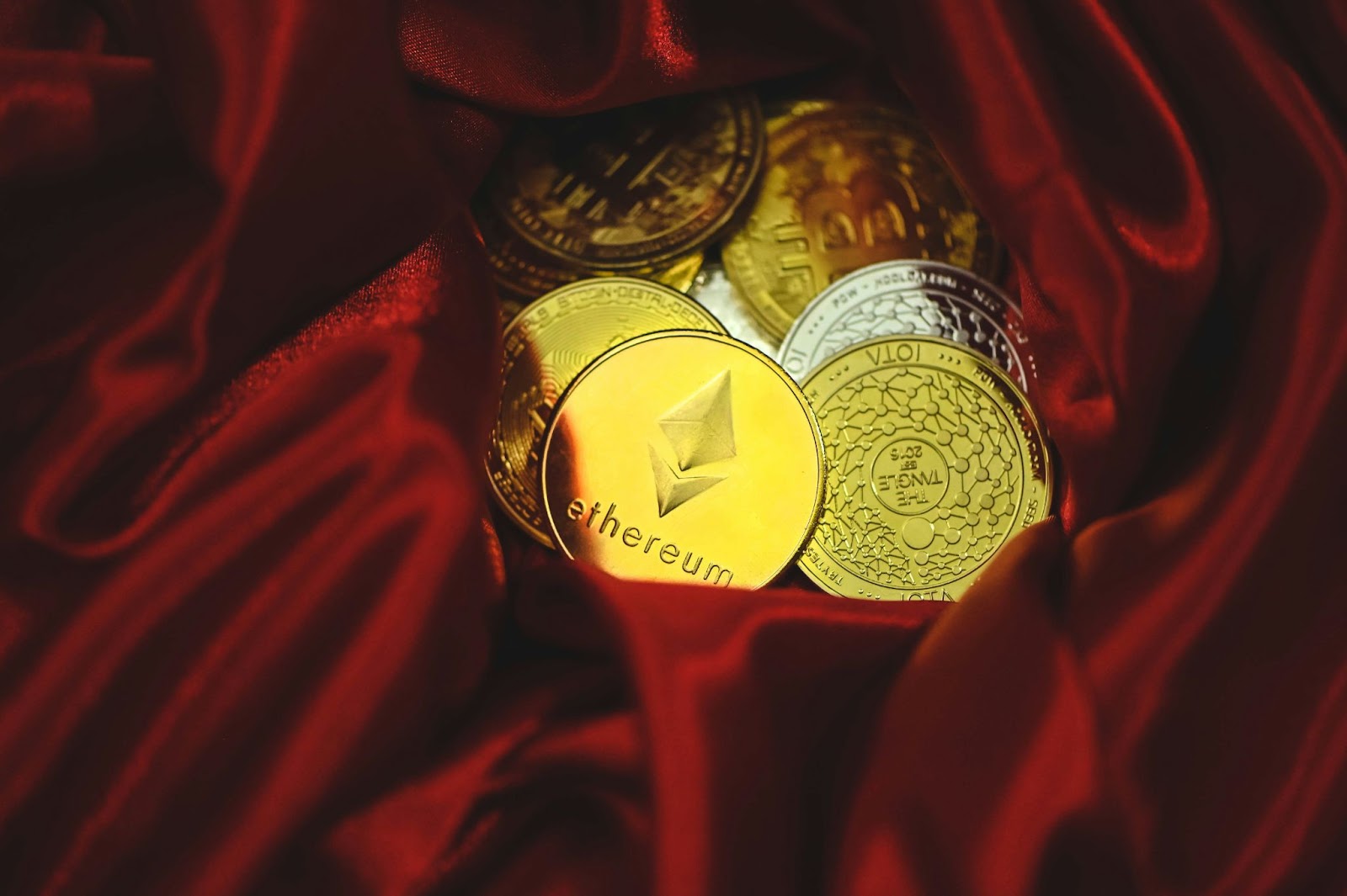 MoonBag Coin Soars as 2024's Top Crypto Presale, Surpassing Bitcoin Cash and Sealana = The Bit Journal