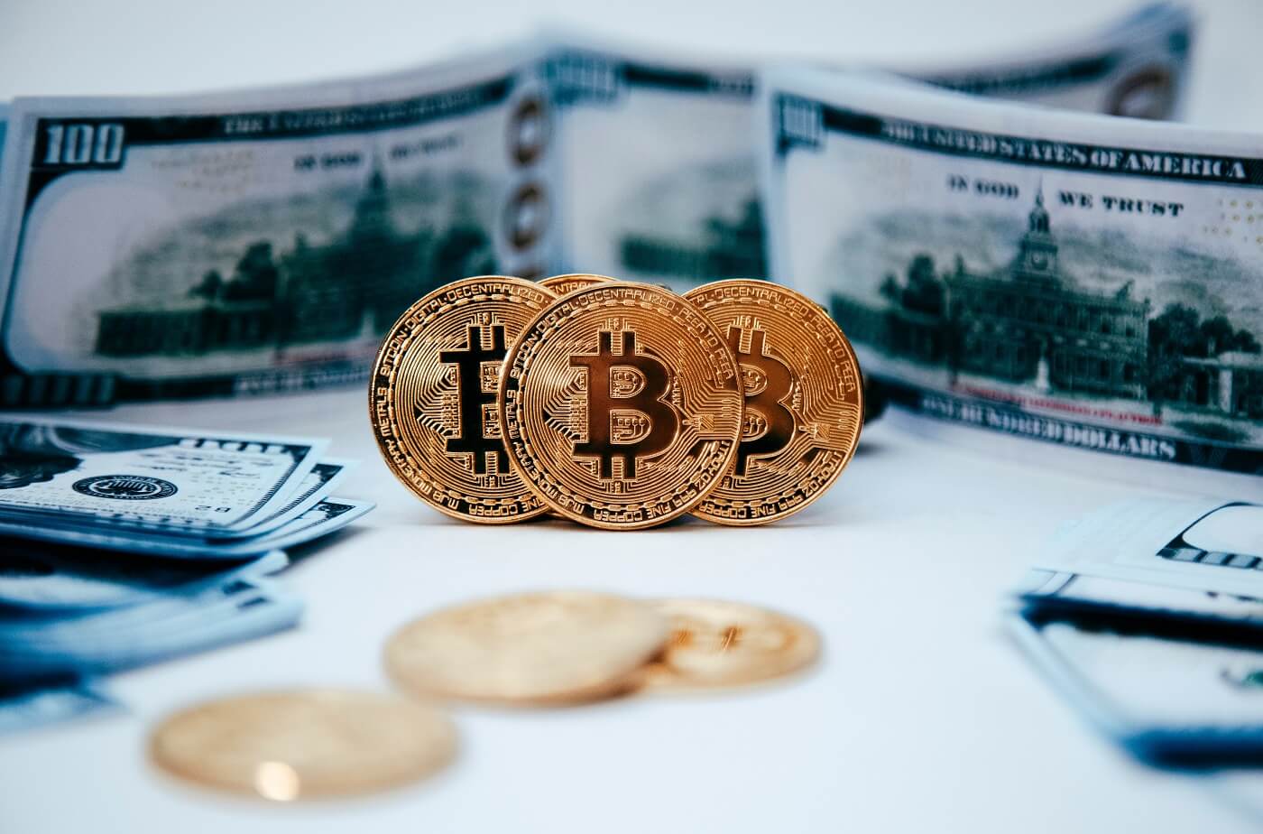 Xapo Bank Partners with Hilbert Group to Launch $200M Bitcoin Hedge Fund