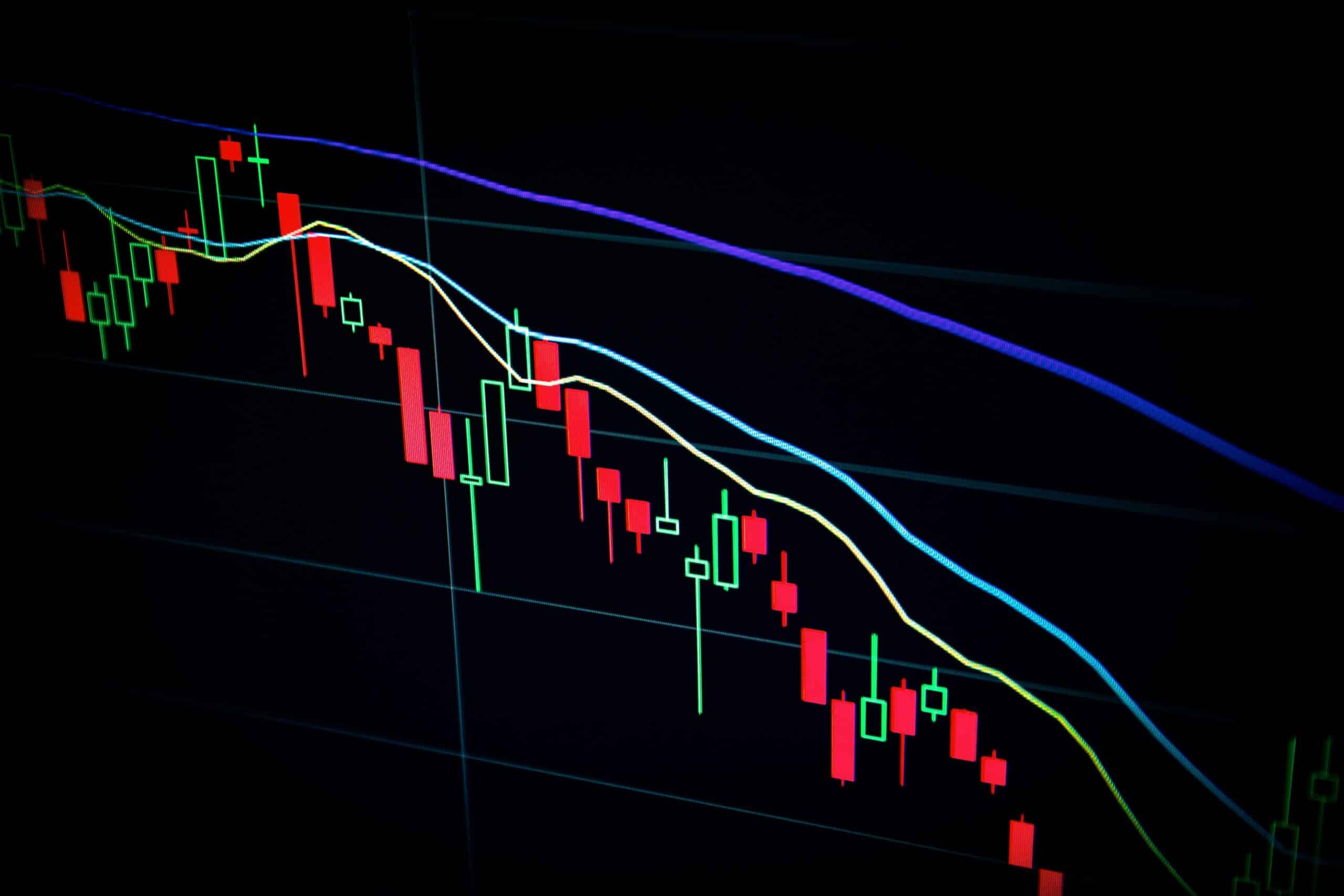 DeFi Protocols Sees a 24% Drop in Fees During August: What Does This Mean For The DeFi World?